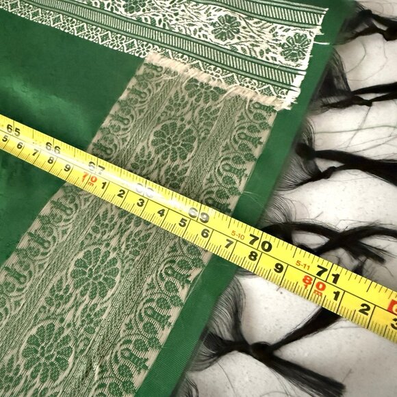 100% Silk Green Gold Table Runner Scarf With Tassels Floral Pattern India 70x2 - Picture 6 of 6